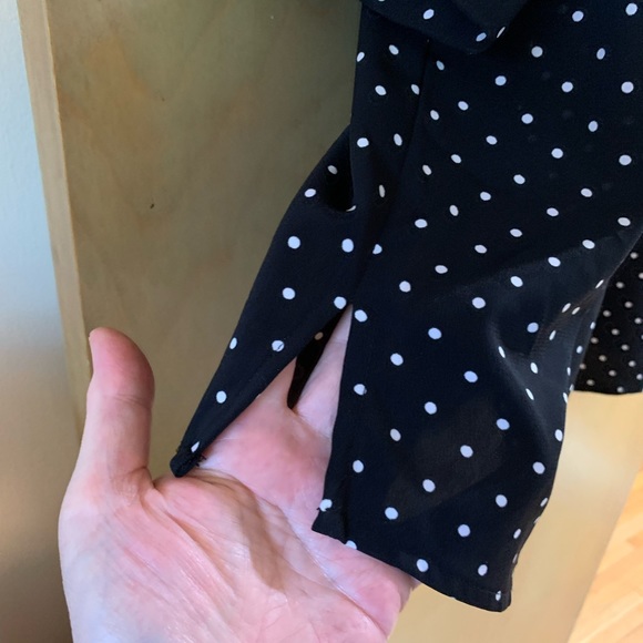 Plus size - Selling a black and white polka dot pull over top - excellent! - Picture 5 of 11